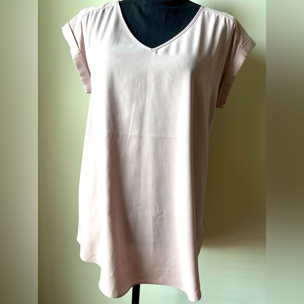 Women’sPink /BeigeV-Neck Top SizeM Great Pre loved Condition Smoke/Pet free home